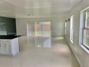 9798 SW 158th St in Miami, FL - Building Photo - Building Photo