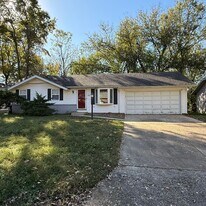 2904 E Monroe Terrace in Springfield, MO - Building Photo