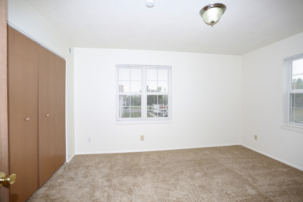 Wood Creek Apartments in Calcium, NY