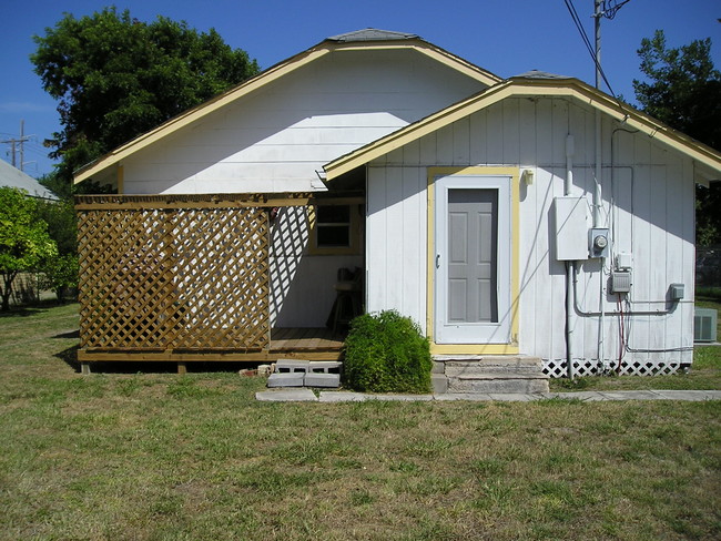 514 S Rife St in Aransas Pass, TX - Foto de edificio - Building Photo