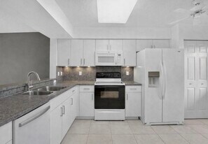 5842 Crystal Shores Dr in Boynton Beach, FL - Building Photo