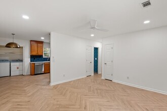 907 Beaufort St in Columbia, SC - Foto de edificio - Building Photo