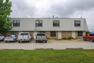 Garden Grove Townhomes in Irving, TX - Building Photo - Building Photo