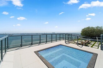 3131 NE 7th Ave, Unit UPH5303 in Miami, FL - Building Photo - Building Photo