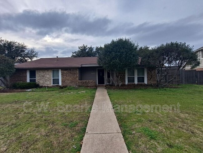 property at 1005 Harness Ln