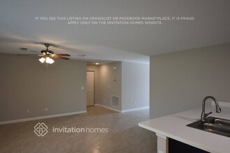 371 SW Aero Cir in Port St. Lucie, FL - Building Photo - Building Photo