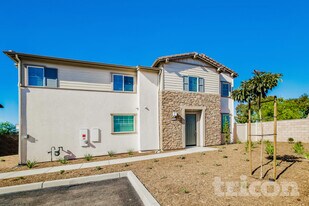 31515 Hans Dr, Unit 1004 Baltimore Ave #506 in Menifee, CA - Building Photo