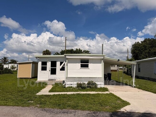 property at 140 Lamplighter Ln