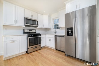 159 Grove St in Stamford, CT - Building Photo - Building Photo