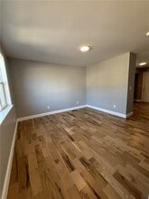 865 W Shore Rd in Warwick, RI - Building Photo - Building Photo