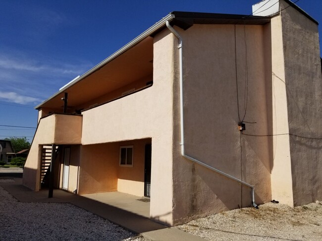 1115 W McKay St in Carlsbad, NM - Building Photo - Building Photo