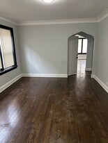 8040 S Langley Ave in Chicago, IL - Building Photo