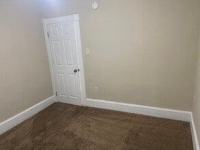 684 Bennett St, Unit 2 in Luzerne, PA - Foto de edificio - Building Photo