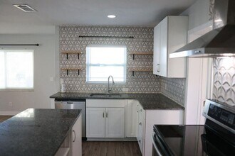 6415 S Englewood Ave in Tampa, FL - Building Photo - Building Photo