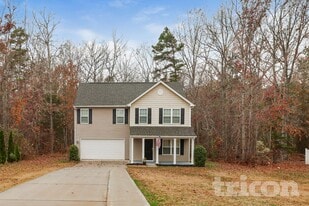 5308 Tucker Phillips Dr in Wingate, NC - Building Photo