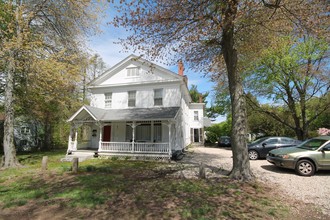 247-249 Hubbard St in Glastonbury, CT - Building Photo - Building Photo