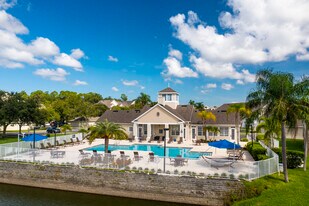 Village at Lake Highland Apartments in Lakeland, FL - Building Photo