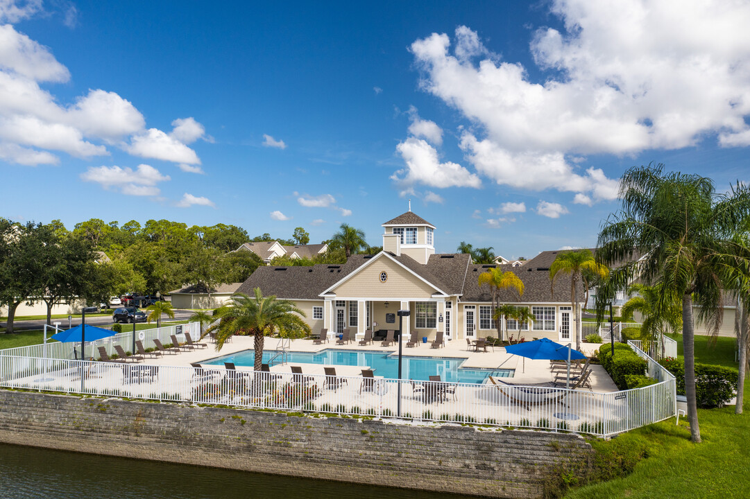 Village at Lake  Highland in Lakeland, FL - Building Photo