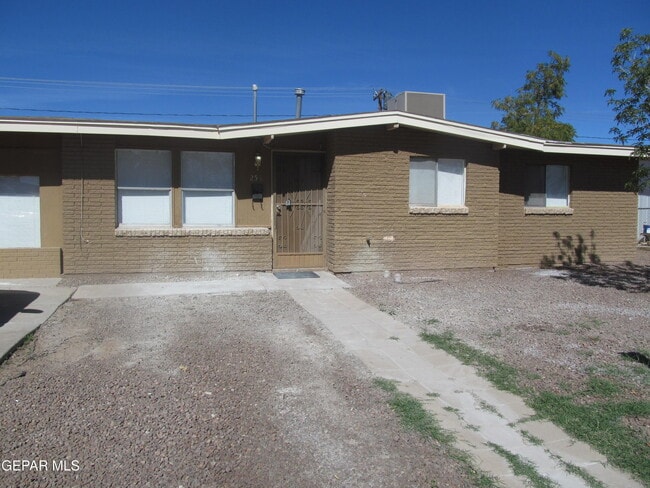 253 Jensen Ave in El Paso, TX - Building Photo - Building Photo