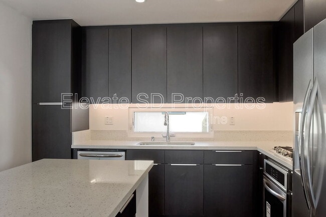 2860 C St in San Diego, CA - Building Photo - Building Photo