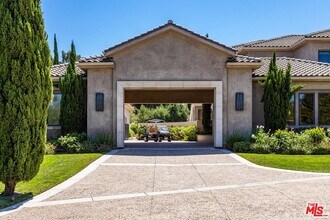 1209 Via Aracena in Camarillo, CA - Building Photo - Building Photo