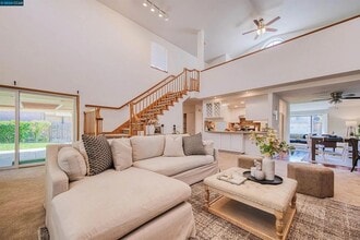 2040 Larchmont Cir in Fairfield, CA - Building Photo - Building Photo
