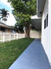 413 SW 4th Terrace in Hallandale Beach, FL - Building Photo - Building Photo