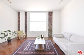 257 S Spring St in Los Angeles, CA - Building Photo - Building Photo