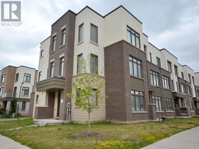 property at 331 Squire Cres