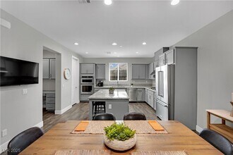45 Via Di Vita in Henderson, NV - Building Photo - Building Photo