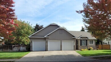 5812 N Toulon Dr in Coeur d'Alene, ID - Building Photo - Building Photo