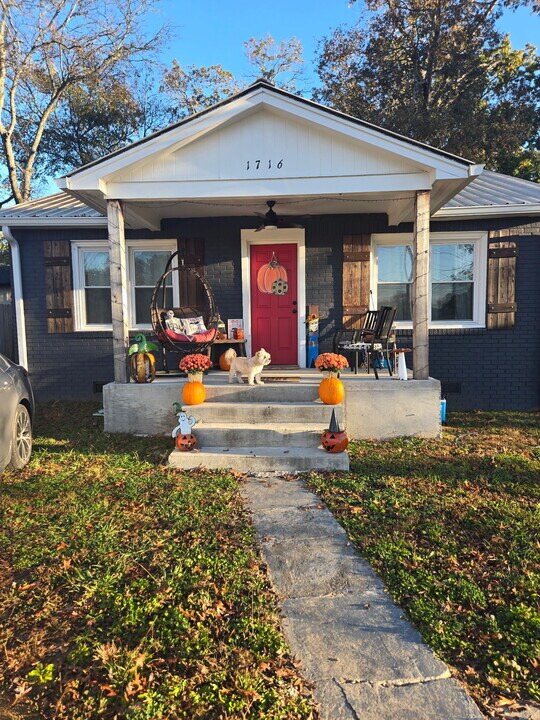 1716 Fayetteville Hwy in Belfast, TN - Foto de edificio