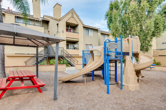 Sunset Ridge in Santa Ana, CA - Building Photo - Building Photo