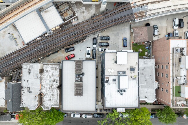 3335 N Sheffield Ave in Chicago, IL - Building Photo - Building Photo