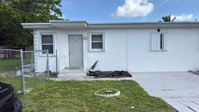 1229 S M St in Lake Worth Beach, FL - Building Photo - Building Photo