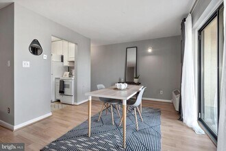 3217 Wisconsin Ave, Unit 4D in Washington, DC - Building Photo - Building Photo