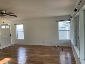 982042-2042 Ka?ahumanu St in Pearl City, HI - Building Photo - Building Photo