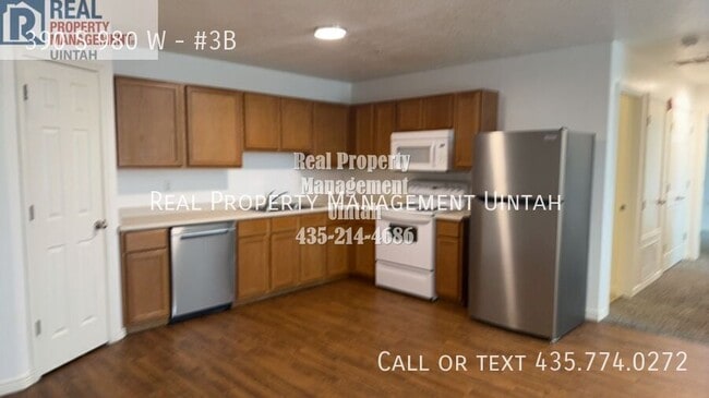 390 980 in Vernal, UT - Foto de edificio - Building Photo