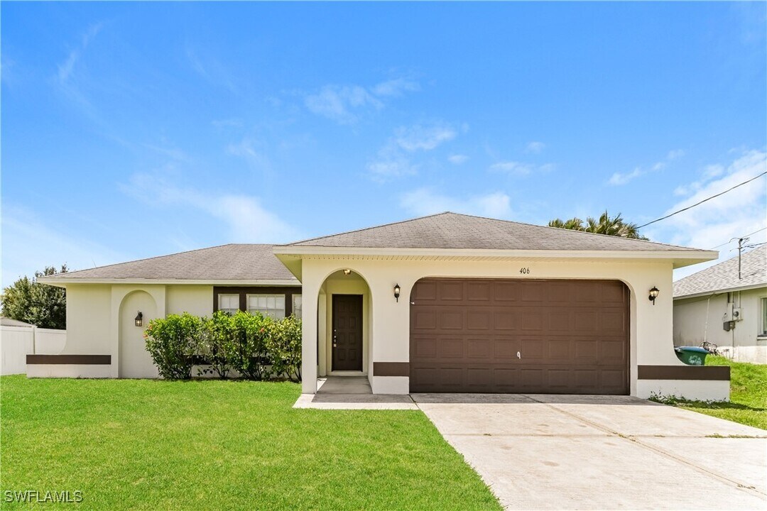 406 SE 8th St in Cape Coral, FL - Building Photo