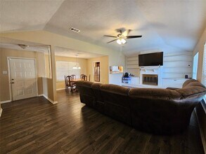 9746 Dover Hill Rd in La Porte, TX - Building Photo - Building Photo