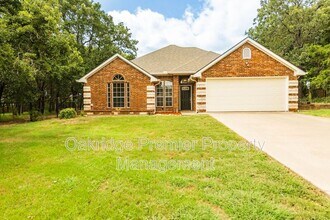128 Deep Wood Ln in Weatherford, TX - Building Photo - Building Photo