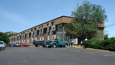 Bruin Manor Apartments in Colorado Springs, CO - Building Photo - Building Photo