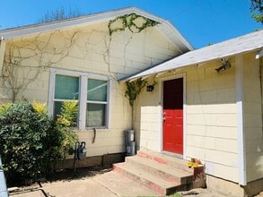 3145 Cockrell Ave in Fort Worth, TX - Building Photo - Building Photo