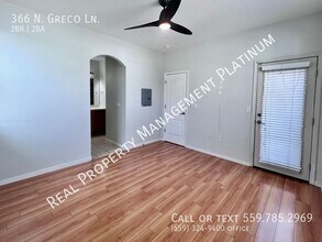 366 N Greco Ln in Clovis, CA - Building Photo - Building Photo