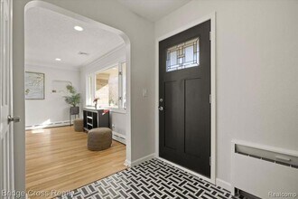95 Hillsdale Rd in Bloomfield Hills, MI - Building Photo - Building Photo