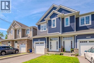 10 Lloyd St in St Catharines, ON - Building Photo - Building Photo