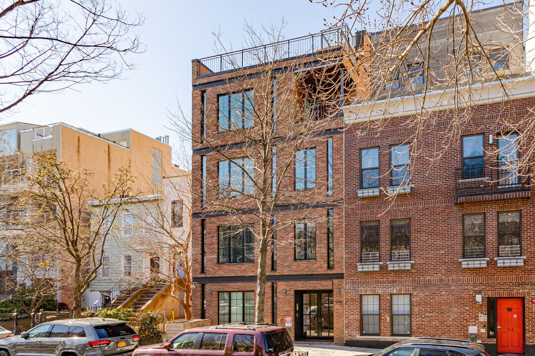 316 12th St in Brooklyn, NY - Building Photo