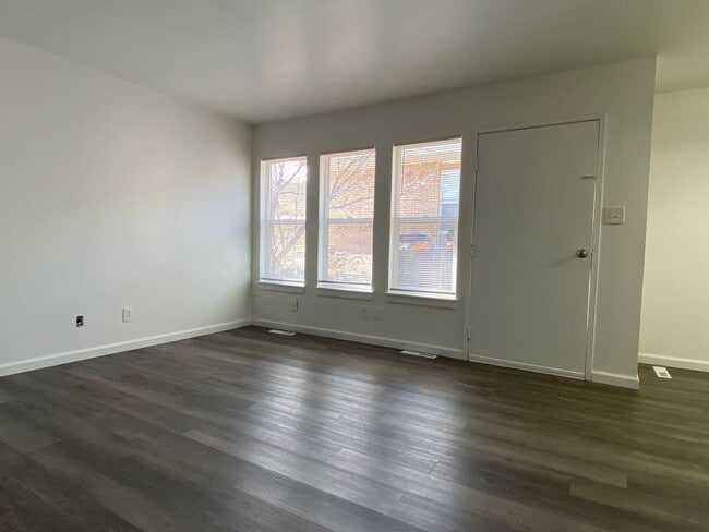 property at 513 W 5th St