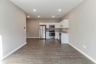 Marvin Gardens on Main – Modern Living in the Heart of New Albany in New Albany, IN - Foto de edificio - Building Photo