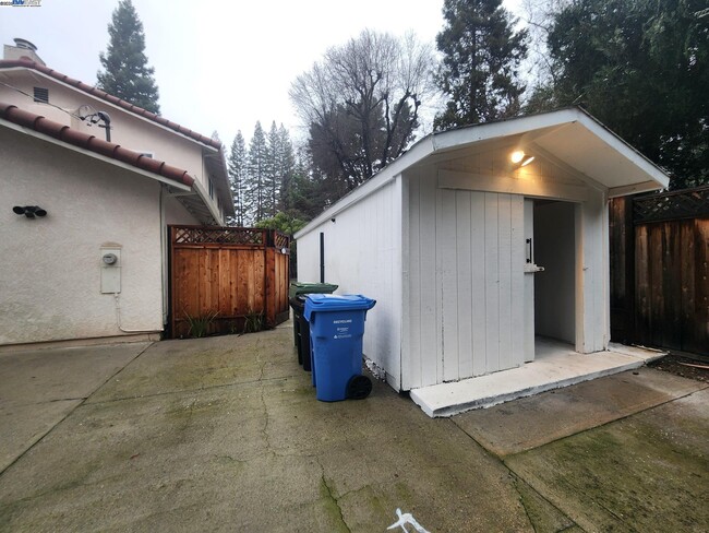 1768 Green Valley Rd in Danville, CA - Building Photo - Building Photo